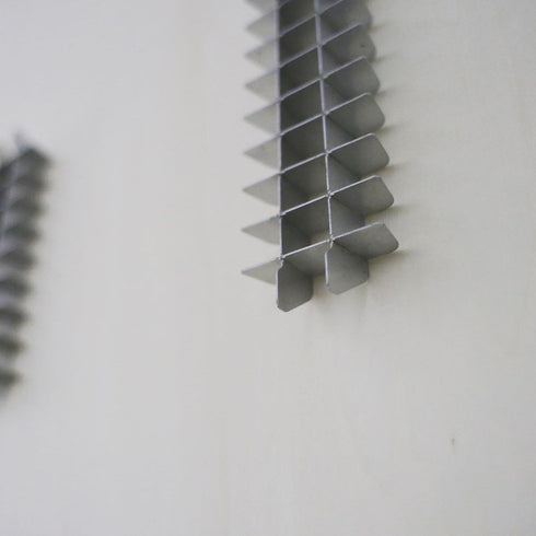 アルミの小さなシェルフ