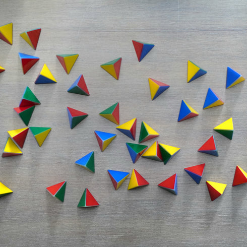 Four-color triangular pyramid