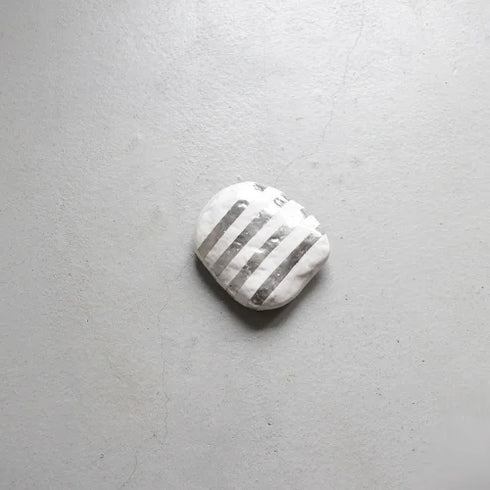 Ishikoro / Ginsai _ Border/White