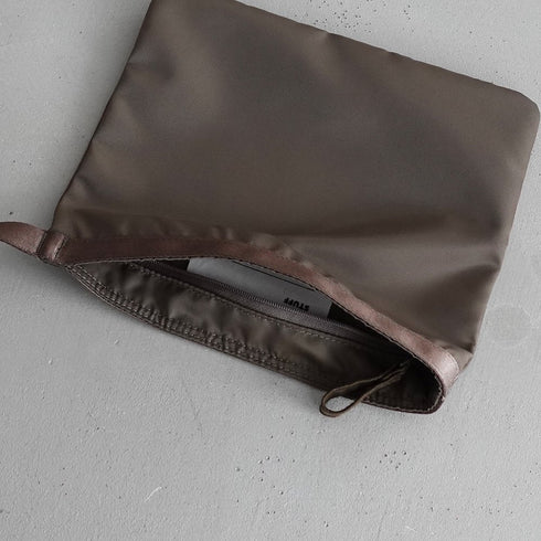 leaf handle pouch _ no.2 / nylon twill