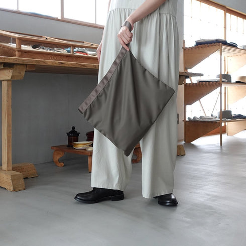leaf handle pouch _ no.3 / nylon twill