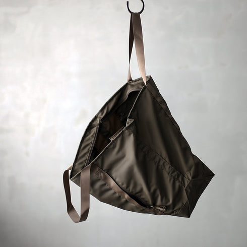 leaf travel tote _ no.2 / nylon twill